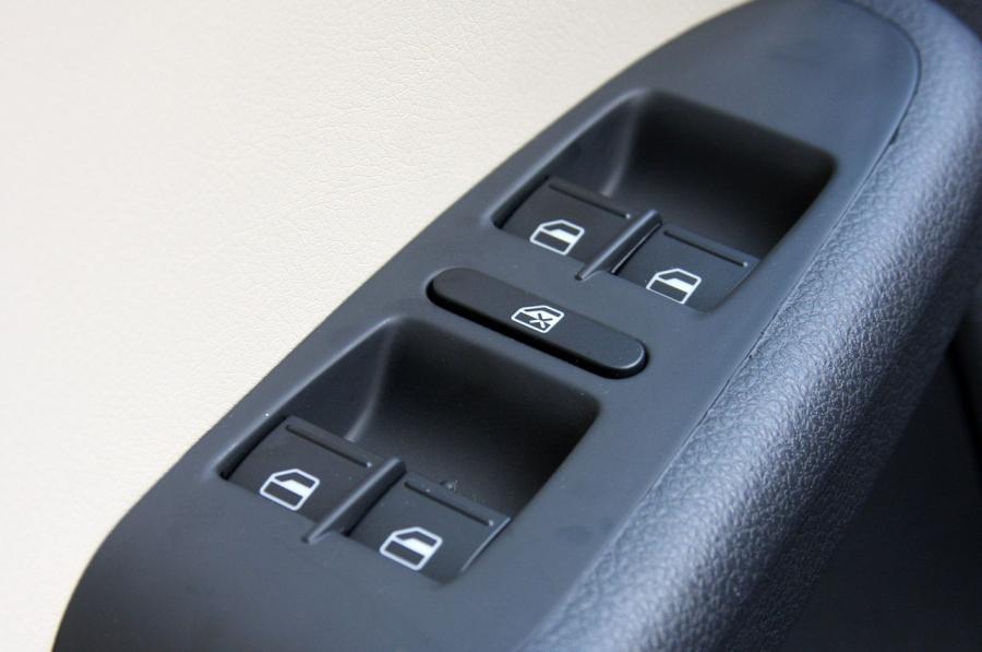  Volkswagen Jetta 2011 года  (фото 78 из 139)